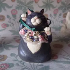 招き猫　m(*´︶`*)∫m ❤︎黒猫ハチワレさん