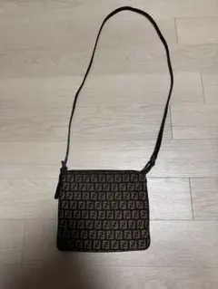 フェンディ　ショルダーバッグ ズッキーノ　ズッカ柄　ブラウン　ロゴ光沢ベージュ系
