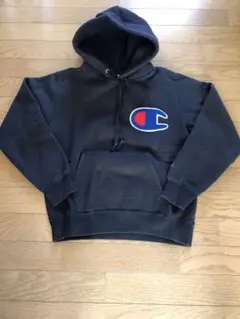 チャンピオンビッグロゴワッペンパーカー