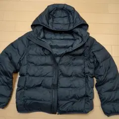 ユニクロ　黒 フード付きダウンジャケット サイズ150
