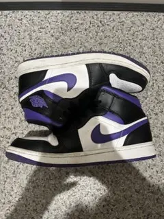 NIKE エアジョーダン1 ミッド 