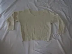 GU Vネック ニット セーター アイボリー Mサイズ 長袖 トップス