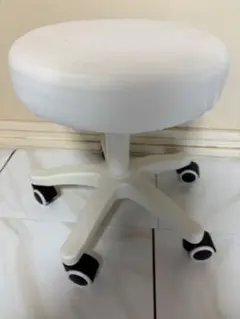 キャスター付き丸椅子