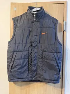 Nike グレー ベスト オレンジロゴ