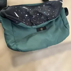 ショルダーバッグ　緑色　星柄