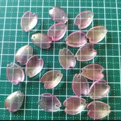 No.827 クリアガラスチャーム　桜　花びら　ピンク　ペンダント【20個】