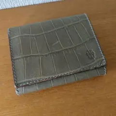 MOTO W1 ヌメクロコ ナチュラル 二つ折り財布 - メルカリ
