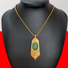 ロングペンダント　ゴールドカラー　金属製他　ネックレス　翡翠色　アンティーク