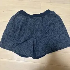 黒 花柄 半ズボン