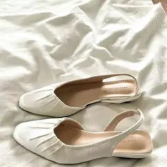 ホワイト フラットシューズ