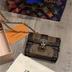 Item thumbnail for item 1b6536b6-5c77-44db-bbc1-99b5f7981f4f