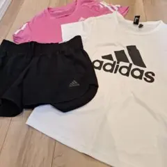 adidas アディダスセット　Tシャツ2枚とショートパンツ　スポーツ