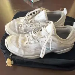 asics グライドノヴァのサムネイル