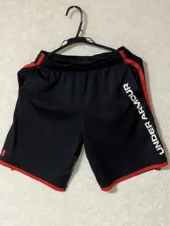 UNDER ARMOUR ハーフパンツ ブラック/レッド　YXL 160㎝相当
