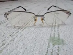 シルバー メタルフレーム 長方形メガネ