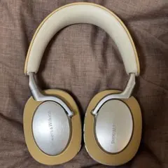 Bowers & Wilkins Px8 ワイヤレスヘッドホンのサムネイル