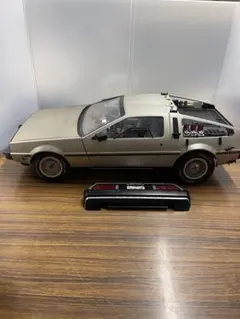 HOTTOYS デロリアン1/6スケール BTTF2