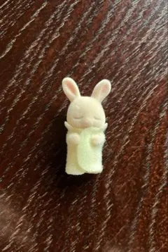 シルバニアファミリー　みるくうさぎの小さい赤ちゃん