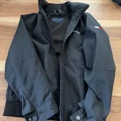 TOMMY HILFIGER ブラックナイロンジャケット S/P