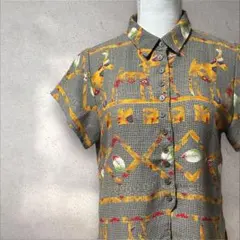 ヴィンテージ古着　半袖ブラウス　柄シャツ　鹿柄　トナカイ柄　ネイティヴ柄　レトロ