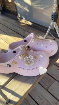Crocs プラットフォーム クロッグサンダル チャーム付き