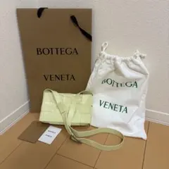 BOTTEGA VENETA カセット ミディアム ライムグリーンのサムネイル