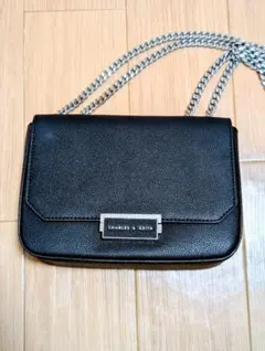 CHARLES & KEITH ブラックショルダーバッグ