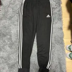 adidas ストライプジャージパンツ 2XLです
