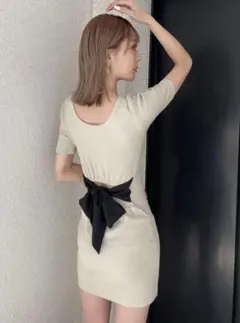 GYDA BACKリボンクルーネックワンピース