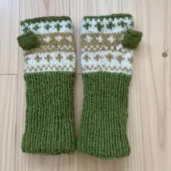 ニット指なしアームカバー 緑とベージュ
