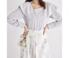 【ZOZO限定】tocco closet パール装飾アシンメトリーカラーブラウスのサムネイル