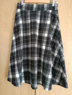 モノトーン チェック柄 フレアスカートのサムネイル