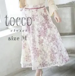 【美品】toccocloset ウエストライン入りフラワープリントフレアスカートのサムネイル