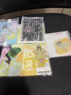 福丸うさ アクリルスタンド、布ポスターセット - メルカリ