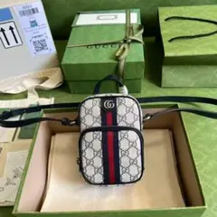 GUCCI GGキャンバス スマホショルダーバッグ