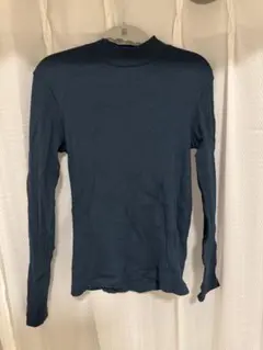 ダークブルータートルネック長袖トップス
