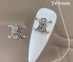 ネイルパーツ　ストーン シルバー　銀色　高級ネイルパーツ 4個セット