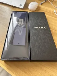 2026年最新】prada ネクタイ 三角プレートの人気アイテム - メルカリ