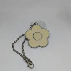 マリークアント　花形キーホルダー クリーム色　MARY QUANT