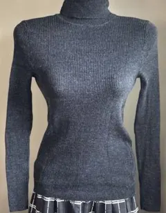 ユニクロ　ウールセーター　グレー　XSサイズ