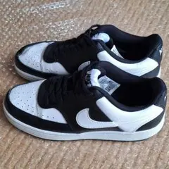 NIKE ナイキ コートビジョン 24㎝ 白×黒