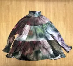 FUMIE TANAKA ギャザーブラウス マルチカラー トップスのサムネイル