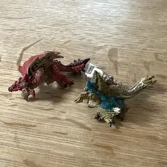 モンスターハンター　マスコットチャームコレクション　リオレウス　ジンオウガ
