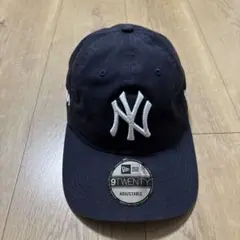 New Era 9TWENTY ネイビーキャップ MoMAロゴ付き
