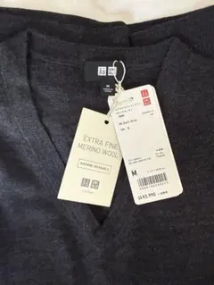 新品Uniqloエクストラファインメリノウール ニットセーター M ダークグレー