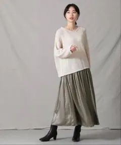 AuieF チンツギャザースカート　フレアスカート 光沢感 38のサムネイル