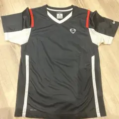 Nike Dri-FIT VネックTシャツ