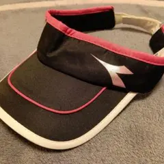 DIADORA テニス サンバイザー ブラック ピンクのサムネイル