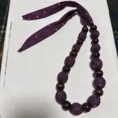 紫のフラダンス用レイ