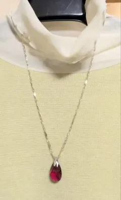 スワロスキークリスタルネックレススカーレット